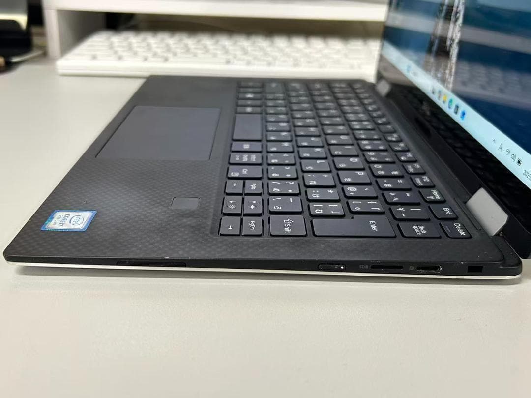 DELL XPS 13 9365 / i5-7Y75 / タッチパネル機能搭載