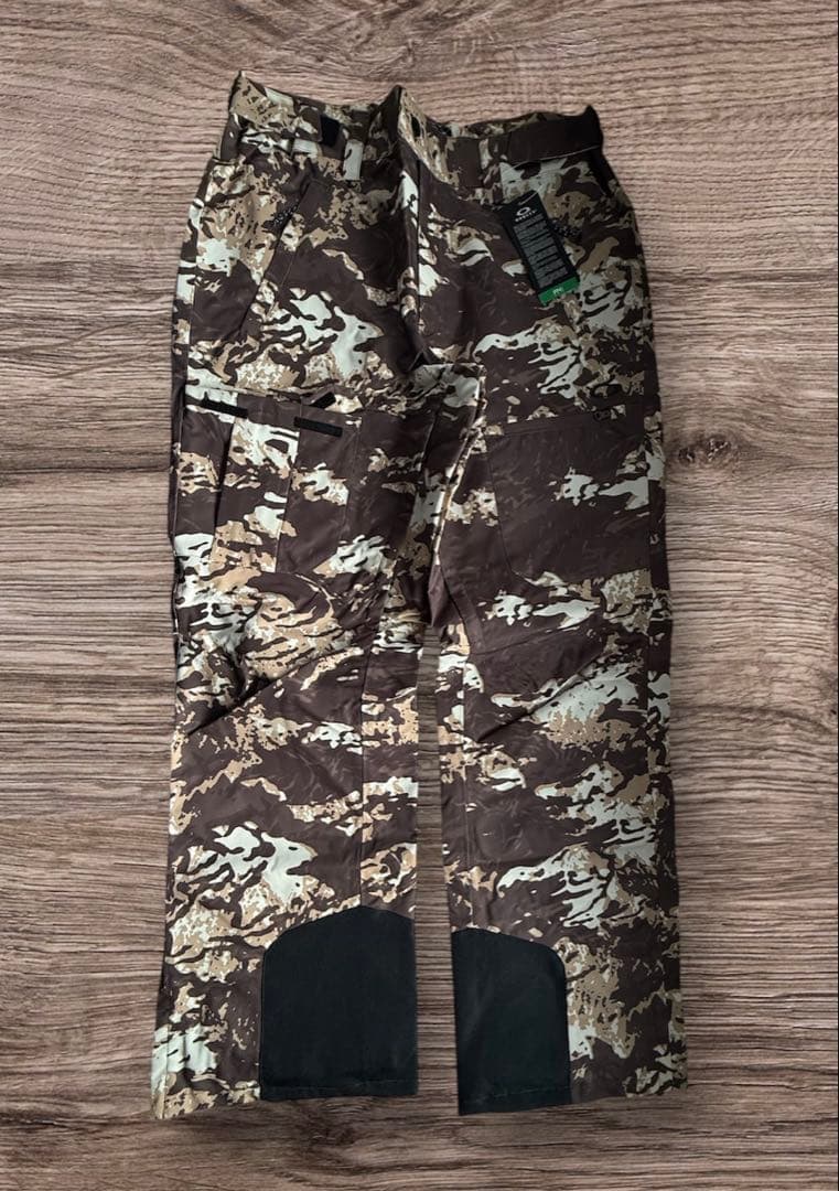 新品 Oakley カモフラ スノーボードウェア L