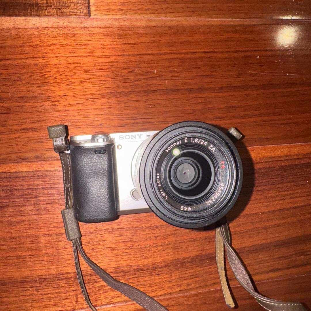 Sony α5100 ミラーレス一眼 30mmレンズ付き