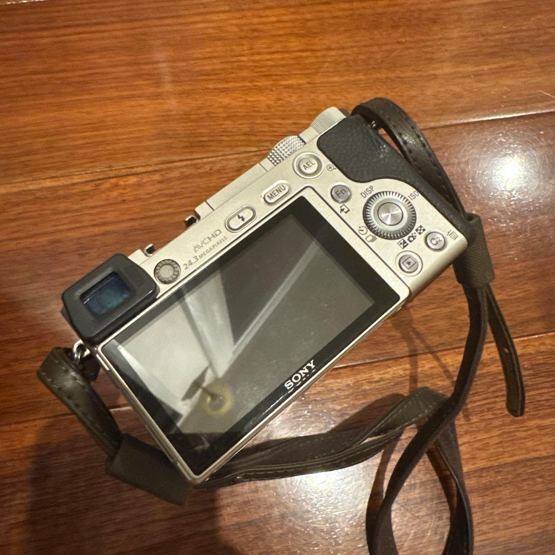 Sony α5100 ミラーレス一眼 30mmレンズ付き