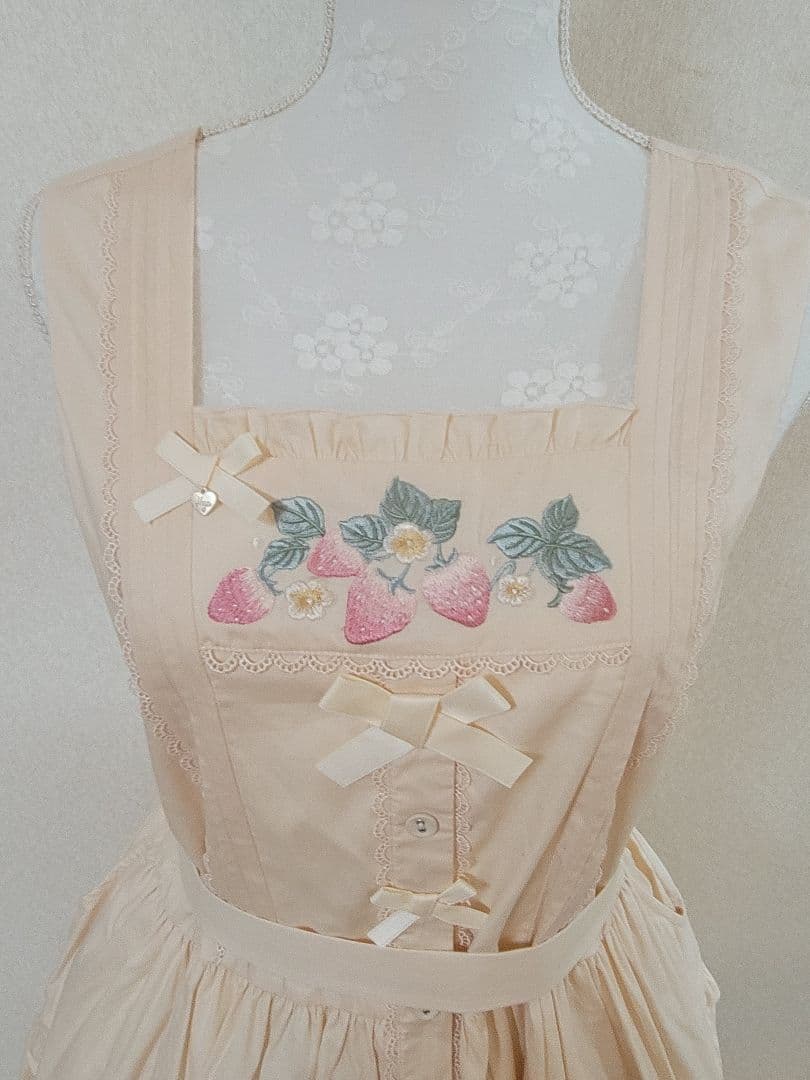 NyaNya Strawberry Flowers on the Hill柄