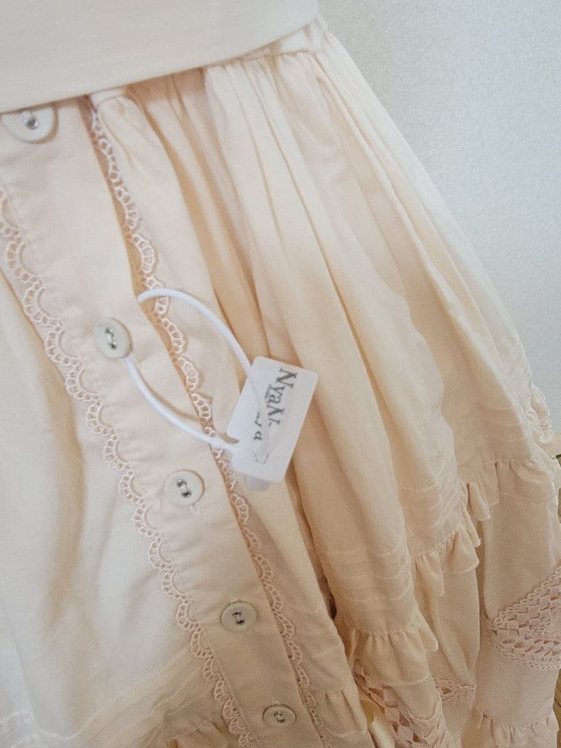 NyaNya Strawberry Flowers on the Hill柄