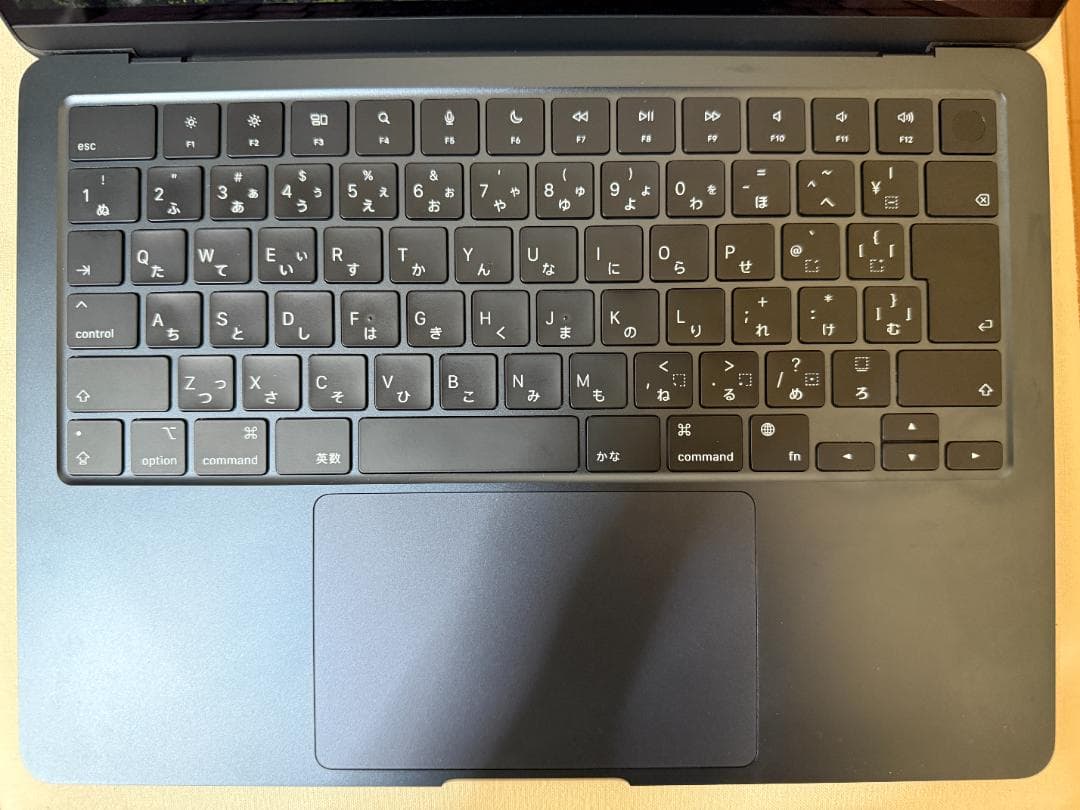 MacBook Air 13.6インチ M2・メモリ8GB・SSD256GB