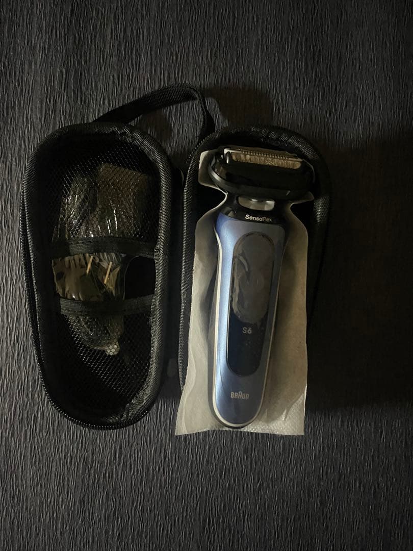 BRAUN人気機種現行型Series6 Solo/新品未使用替刃付き