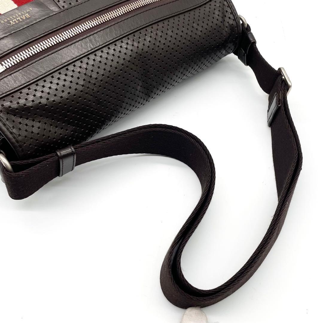 【美品】BALLY メッセンジャーバッグ パンチング レザー ブラウン トレスポ