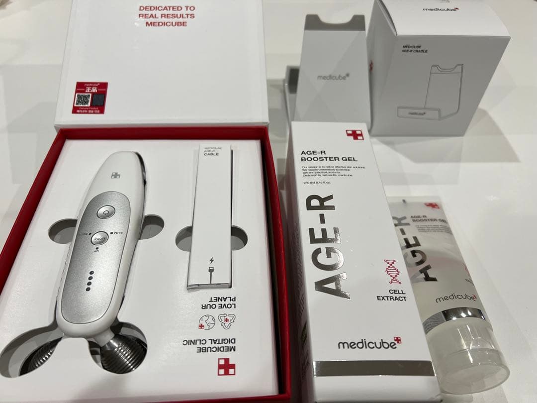 メディキューブEMS AGE-R ジェル付き　美顔器