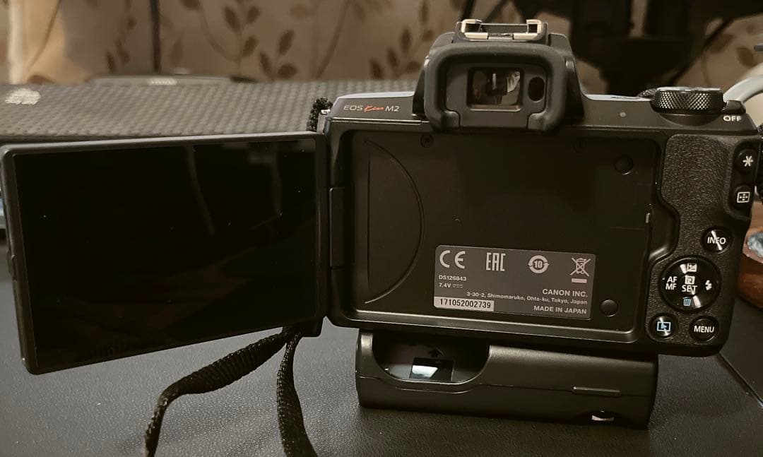 Canon/EOS Kiss M2 ミラーレス一眼カメラ　レンズ2種