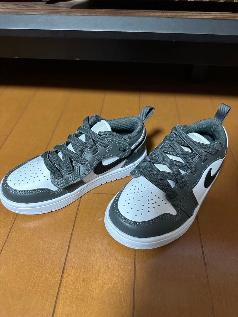 ジョーダン　キッズスニーカー　1LOW ALT