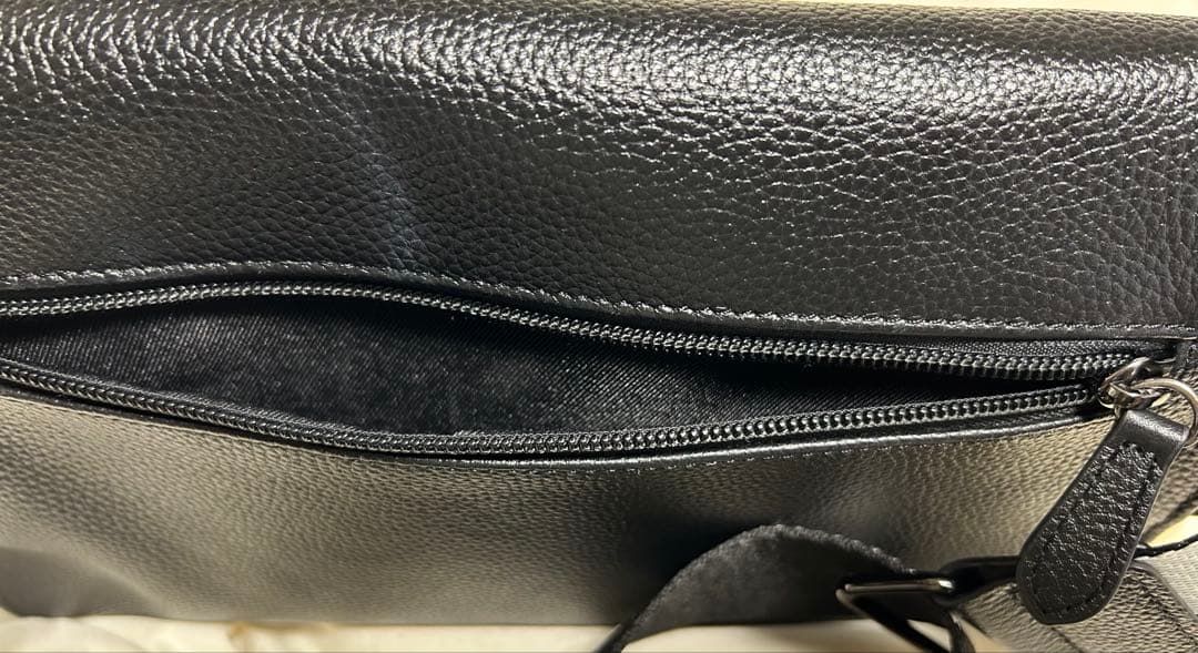 イアパピヨネ ワイド柄テープショルダーバッグ　ダルメシアン　ブラック