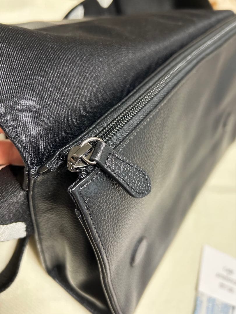 イアパピヨネ ワイド柄テープショルダーバッグ　ダルメシアン　ブラック