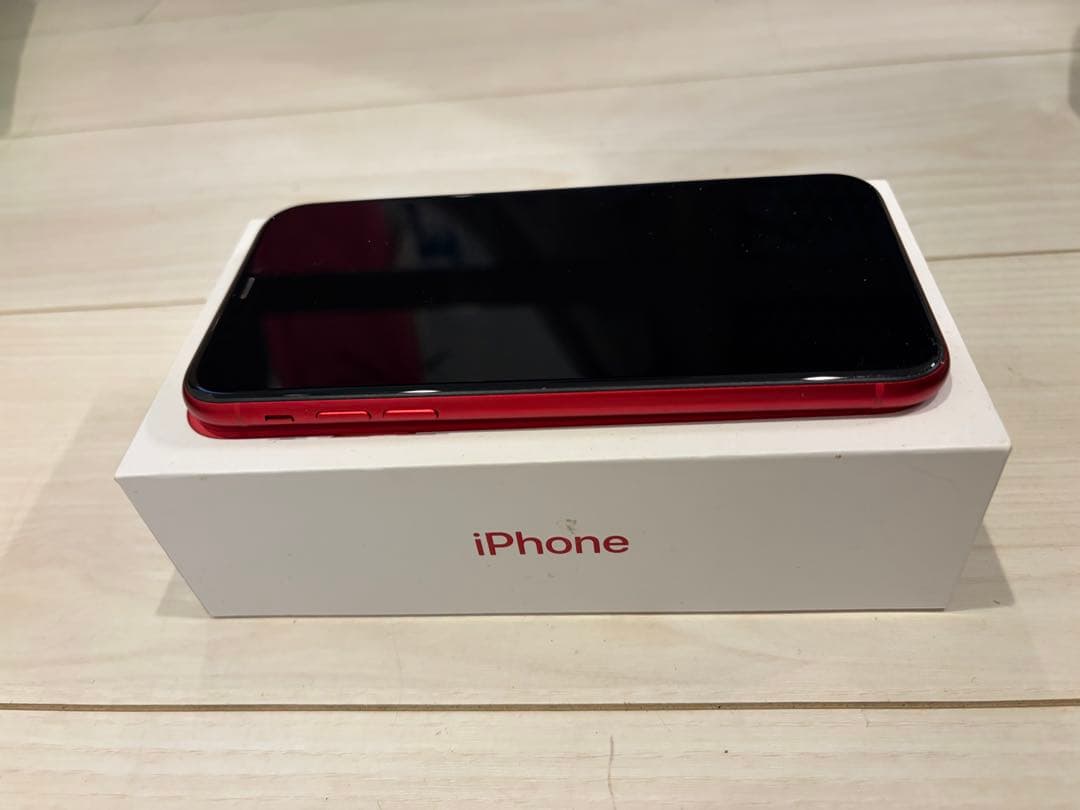 Apple iPhone 11 (赤) 本体