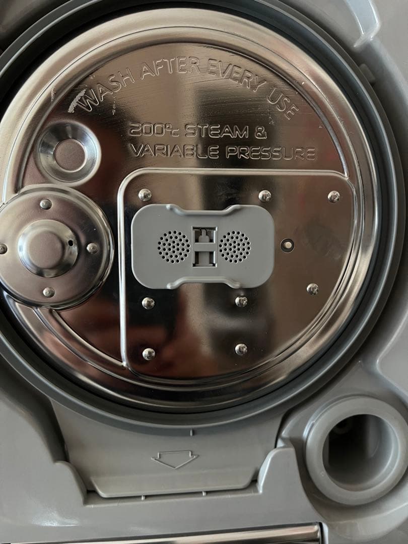 Panasonic 【220V仕様】海外向け IH炊飯器SR-SSS105-RK