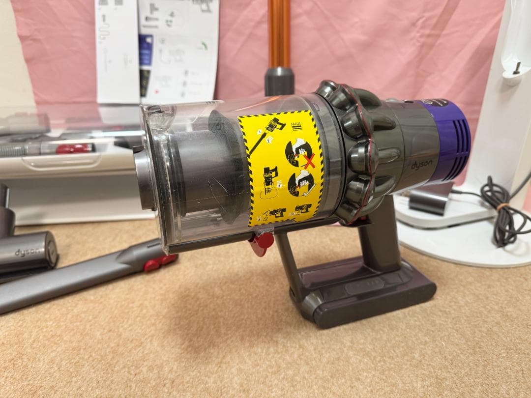 ダイソン SV12 コードレスクリーナー パーツ台付き