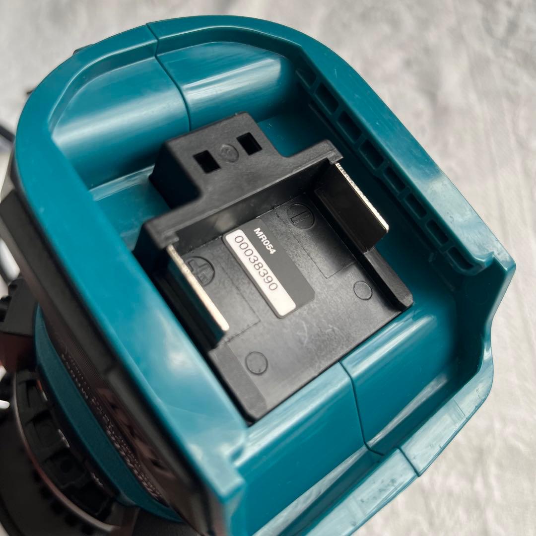 【極美品/使用回数3回】【定価18810】マキタ充電式ランタンラジオ MR054