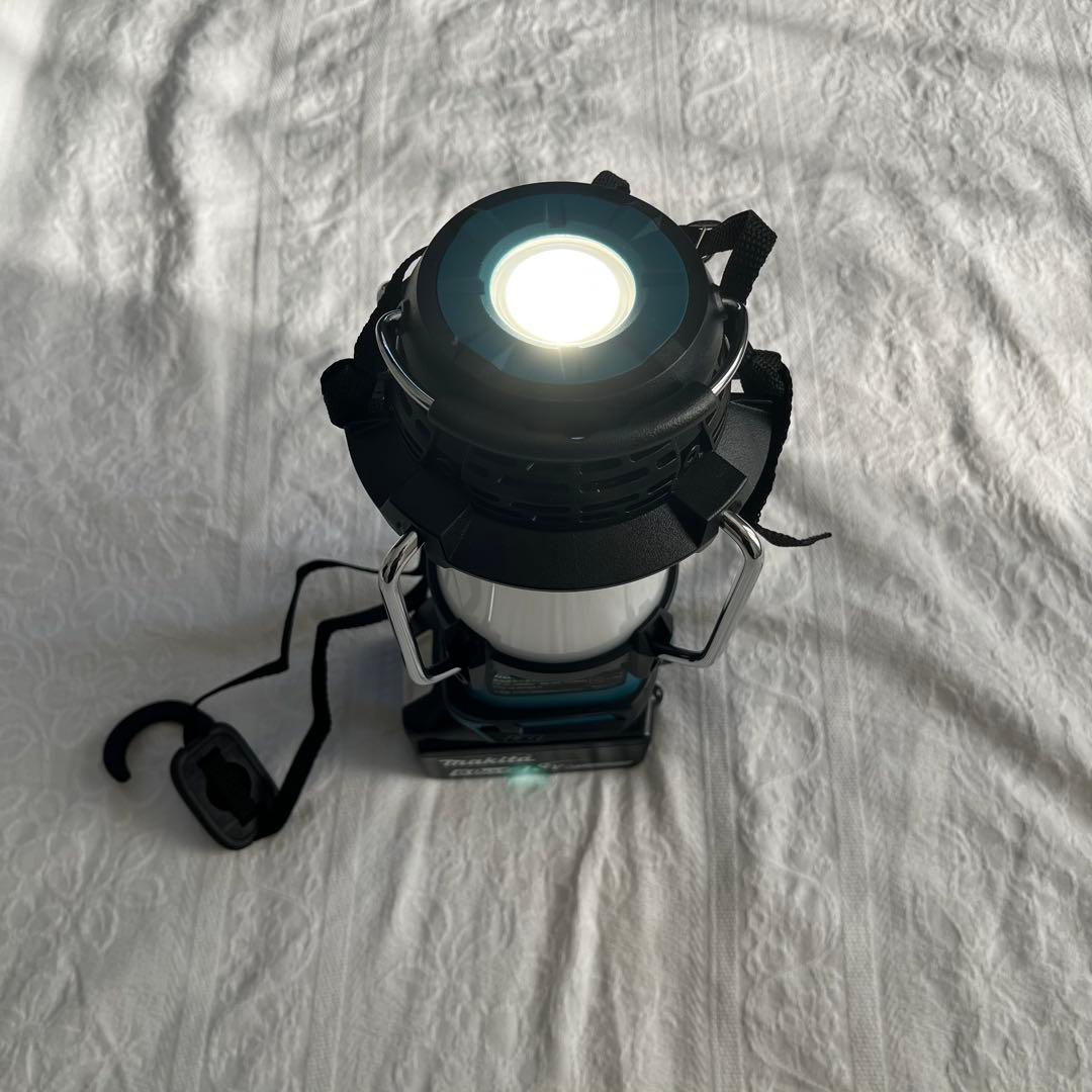 【極美品/使用回数3回】【定価18810】マキタ充電式ランタンラジオ MR054