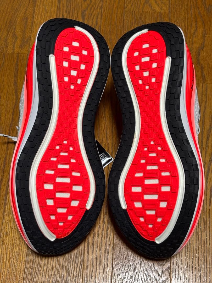 【新品】ナイキ ズーム ボメロプラス 28cm HV8150-100