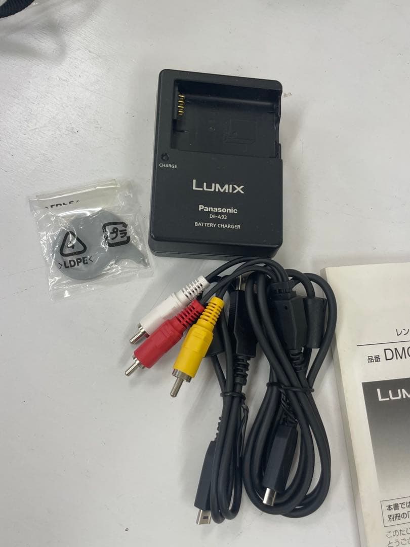 ピンクの猫LUMIX GF2ミラーレスカメラ 本体とレンズ付き 作動確認済