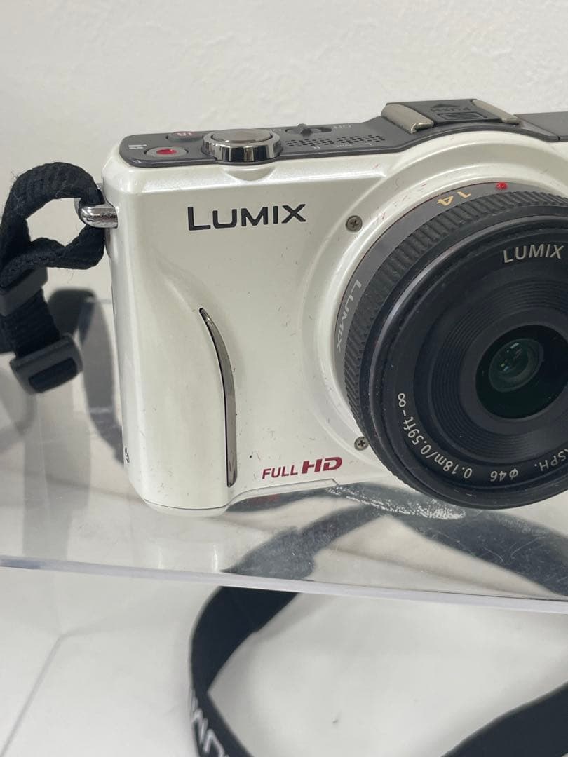ピンクの猫LUMIX GF2ミラーレスカメラ 本体とレンズ付き 作動確認済