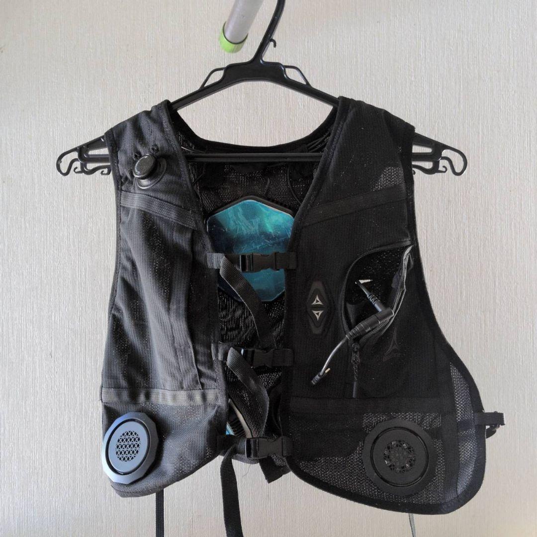 ホットベスト&クール　WindCore 新品に近い中古品　バッテリー2個付き