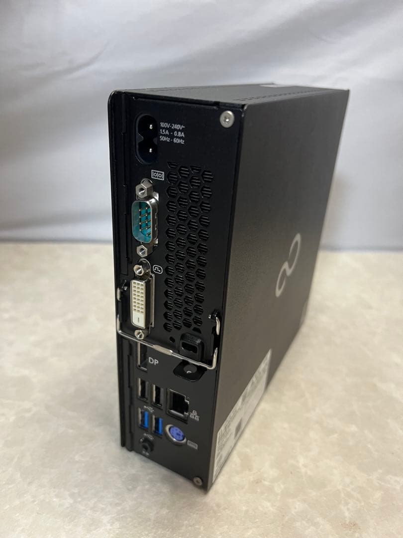 富士通 ウルトラスモールPC ESPRIMO Q556/P 04