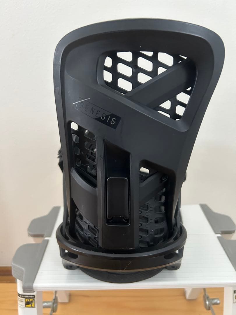 BURTON GENESIS ビンディング BURTON EST （Mサイズ）