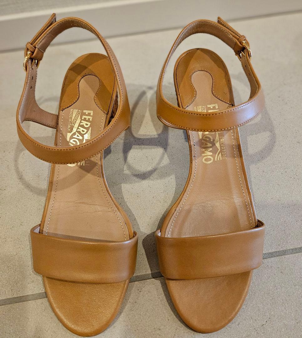 値下げ！フェラガモ Ferragamo　サンダル