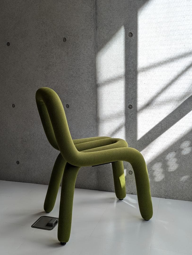 マスタッシュ ボールド デザイナー チェア リプロダクト　Bold Chair