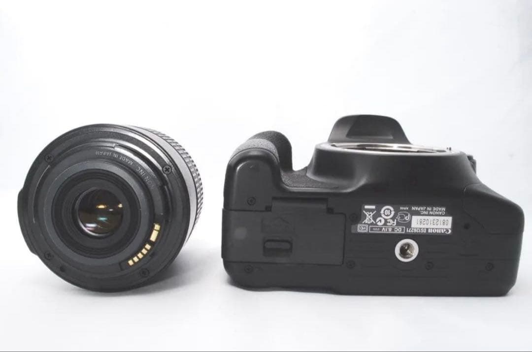 Canon Kiss X4 一眼レフ⭐️美品⭐️手ぶれ補正あり❗️付属品付きすぐ使える