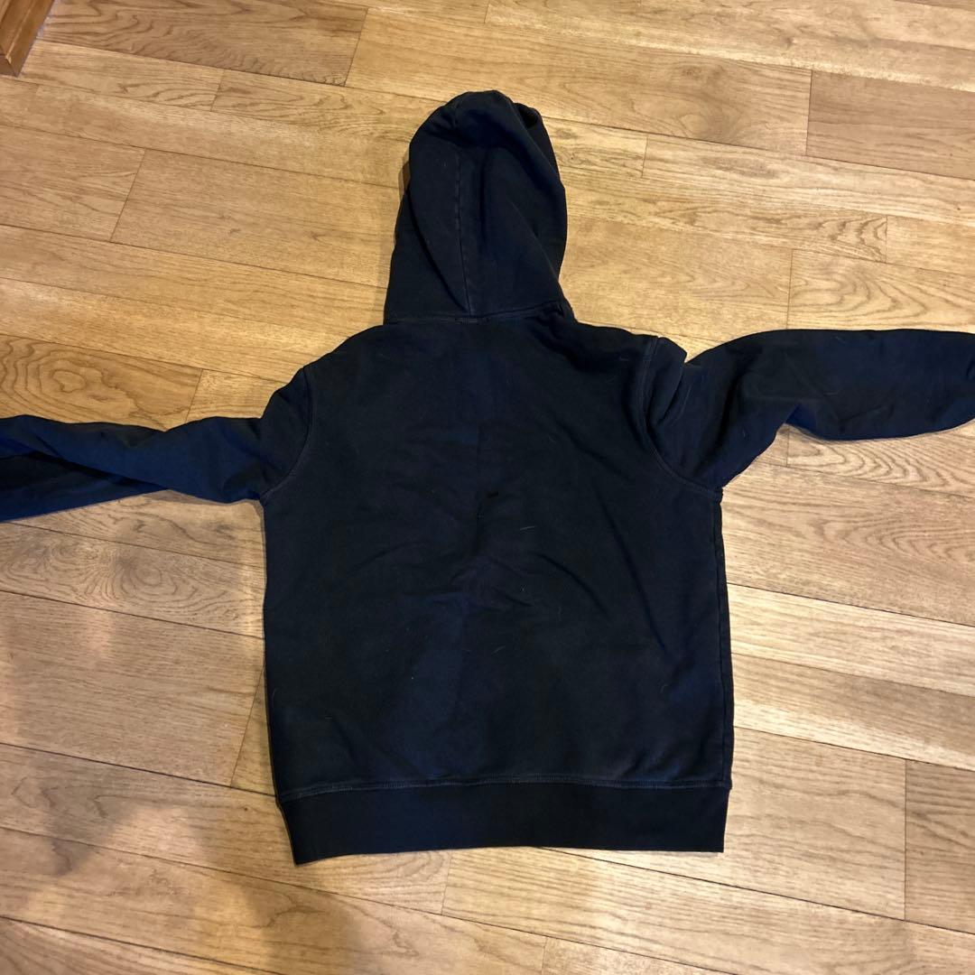 ディースクのパーカー