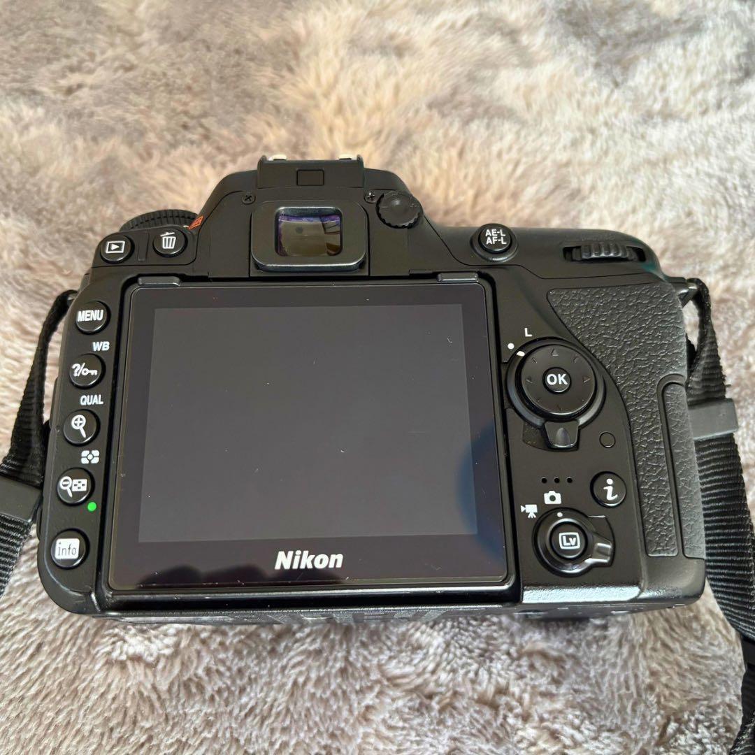Nikon D7500本体ショット約17400回（ジャンク品）＆レンズ付き