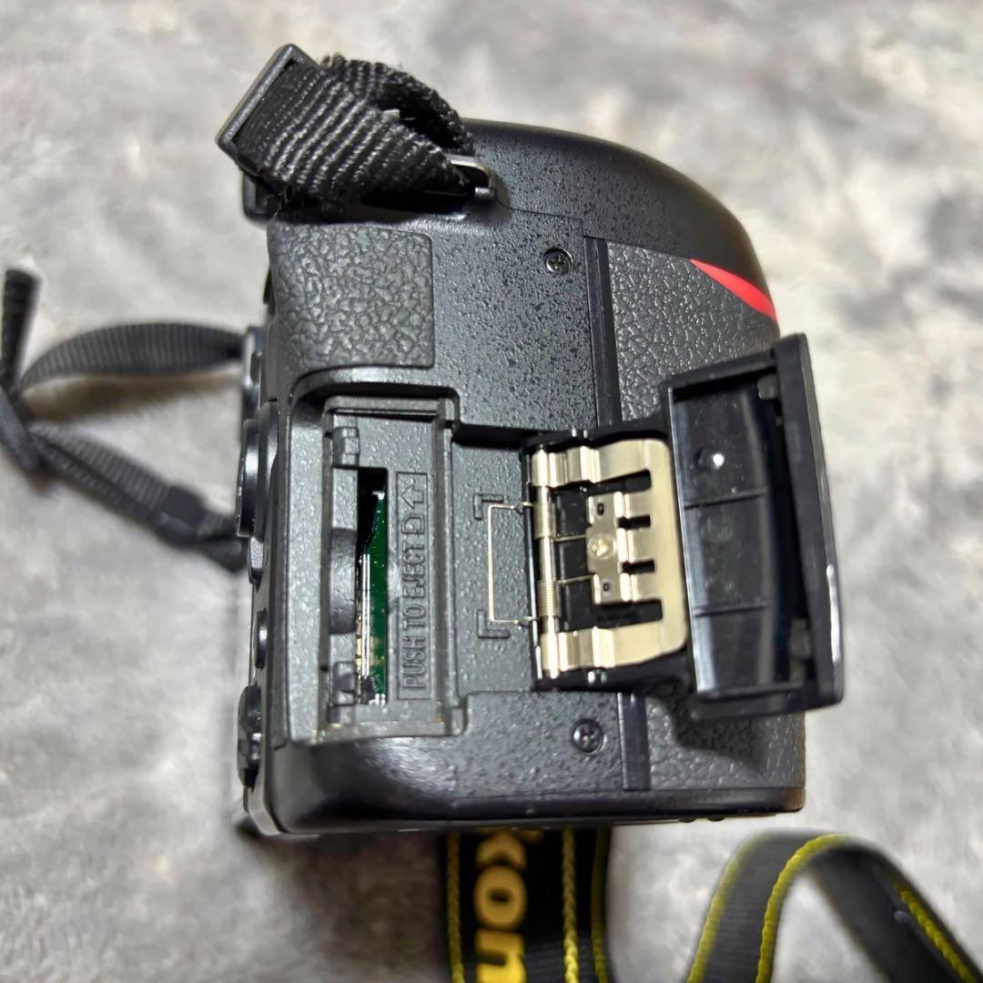 Nikon D7500本体ショット約17400回（ジャンク品）＆レンズ付き