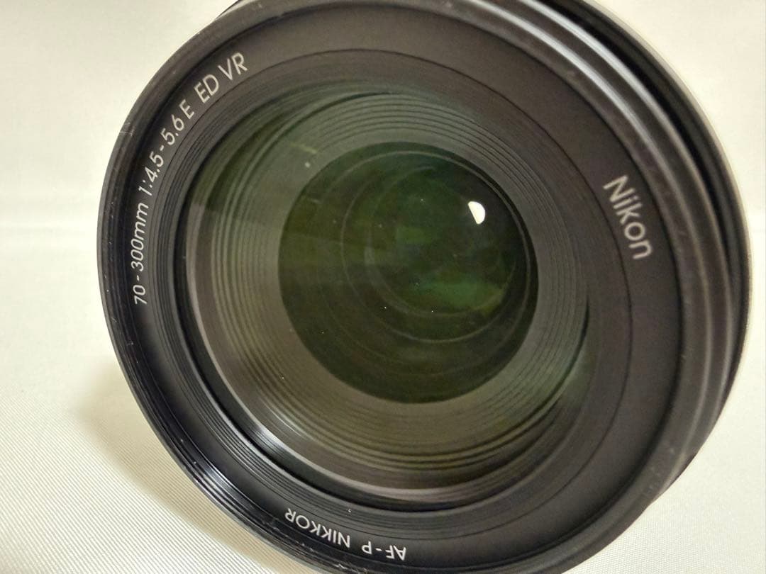 美品　AF-P NIKKOR 70-300mm f/4.5-5.6E ED VR