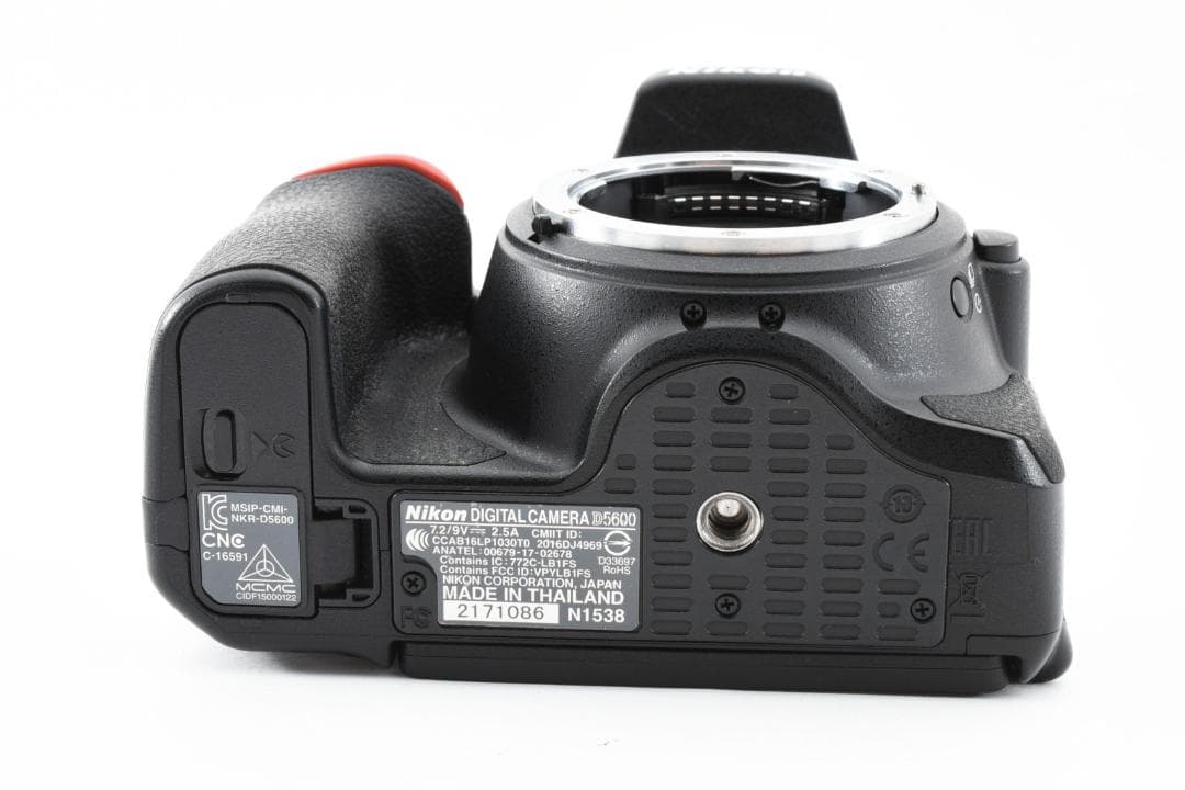 Nikon D5600 デジタルカメラボディー（付属品あり）