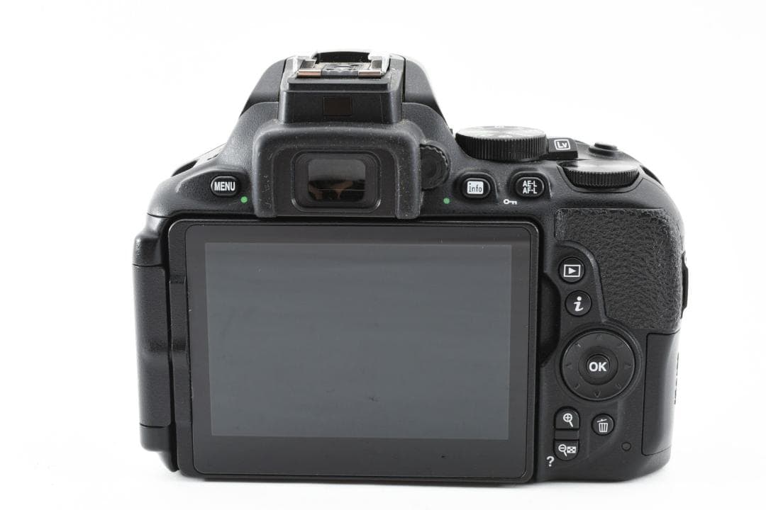 Nikon D5600 デジタルカメラボディー（付属品あり）