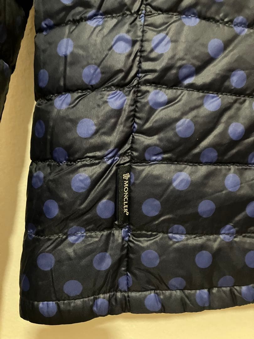 Moncler モンクレール　リバーシブルライトダウンジャケット　ブルーX黒