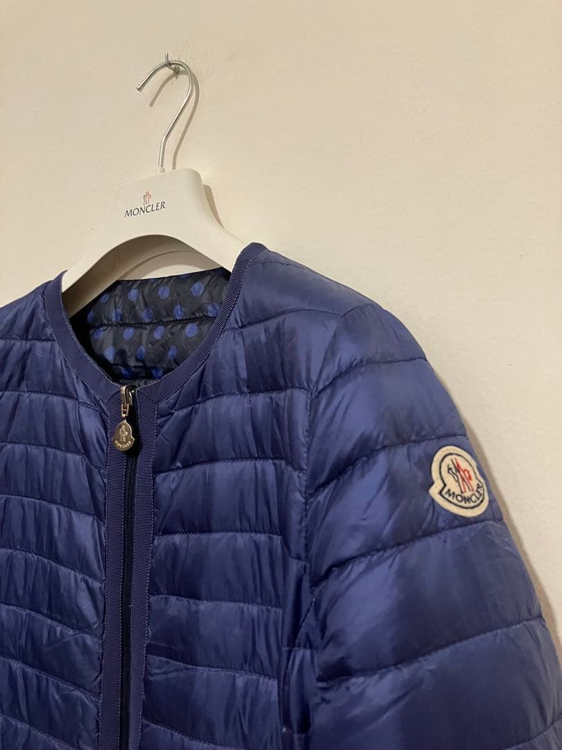 Moncler モンクレール　リバーシブルライトダウンジャケット　ブルーX黒