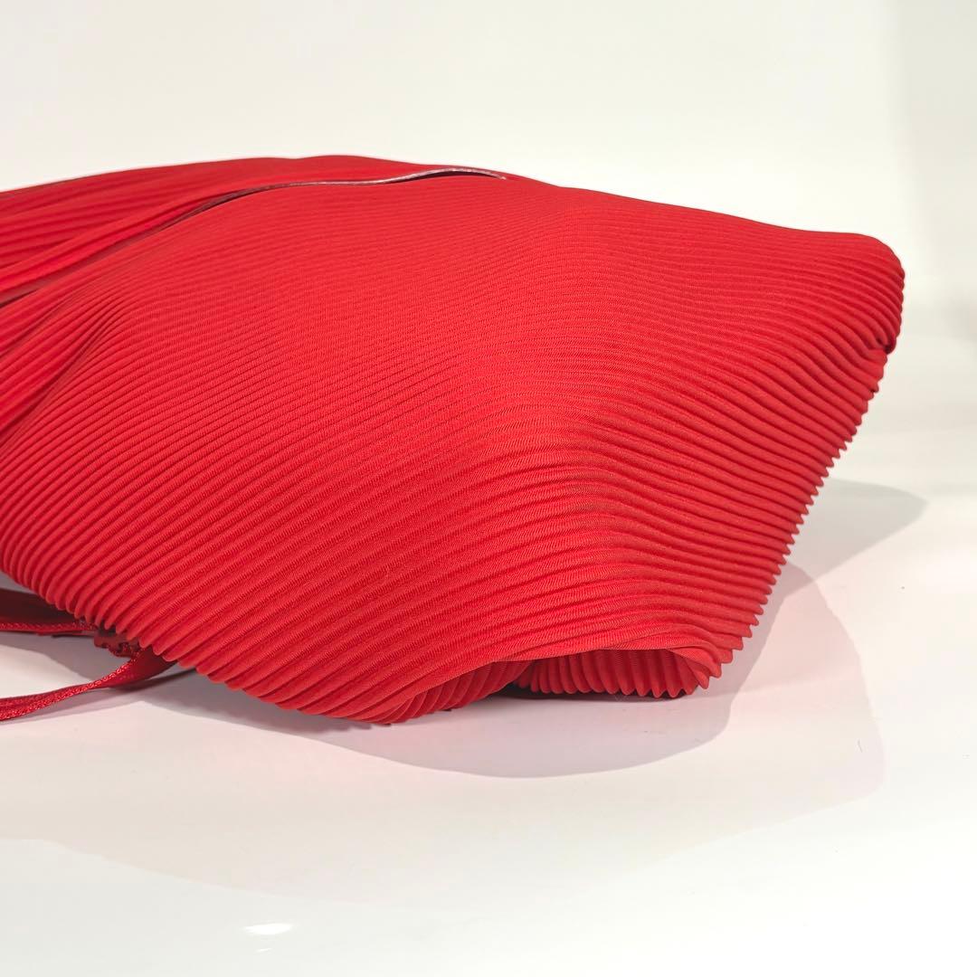 極美品 プリーツプリーズ イッセイミヤケ バイアスジップ リュック レッド