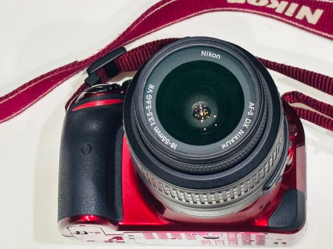 Nikon D5200 デジタル一眼レフカメラ ダブルズームレンズキット　レッド