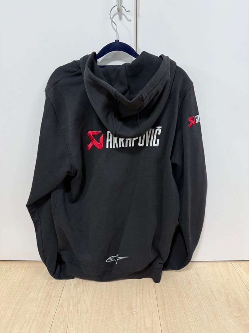 Akrapovic フルジッパーパーカー Sサイズ ブラック