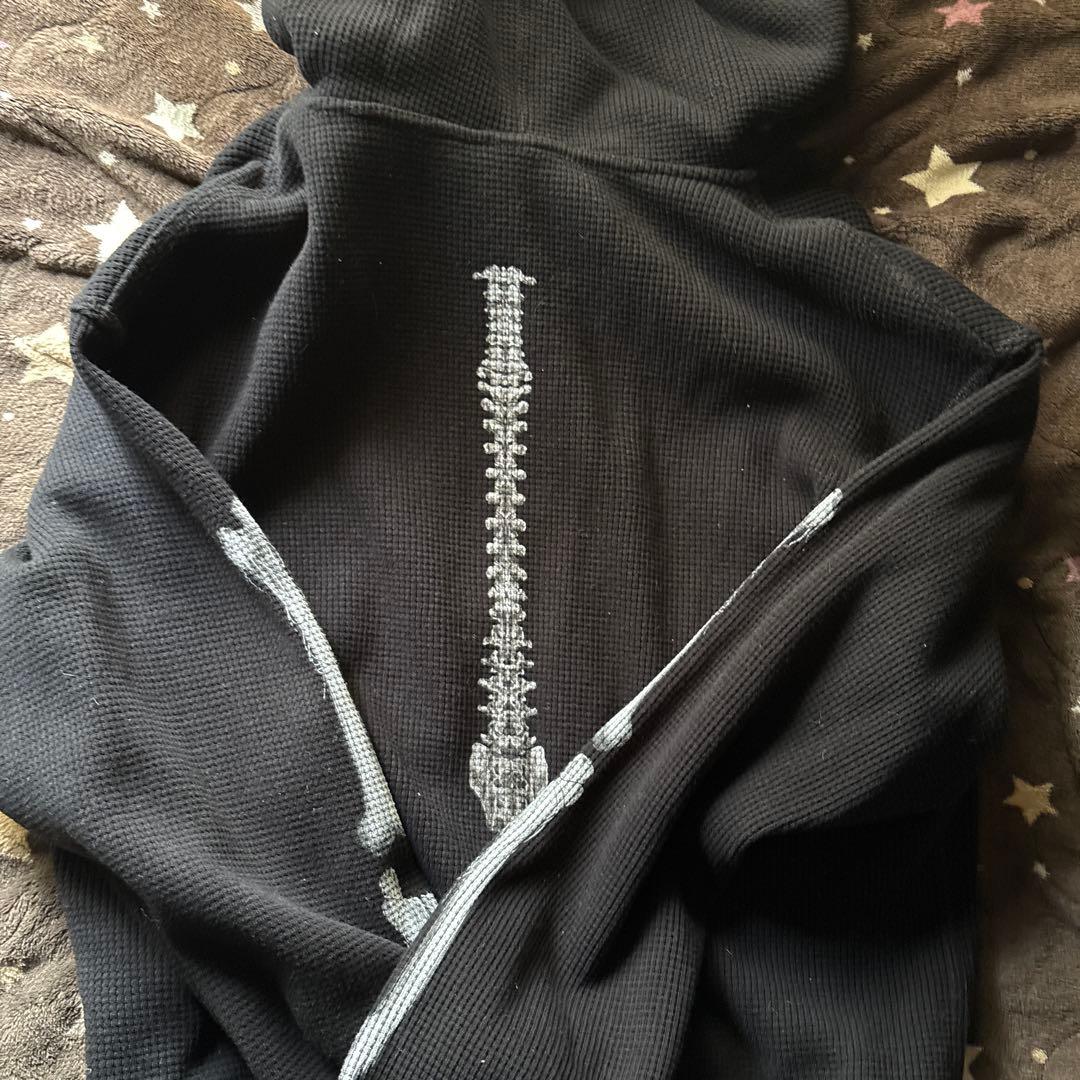 ノーリミットのジップパーカー