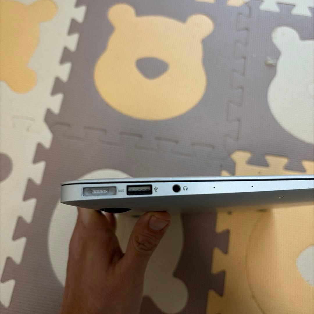 2014年Macbook air 13インチi5.8GB.SSD512GB