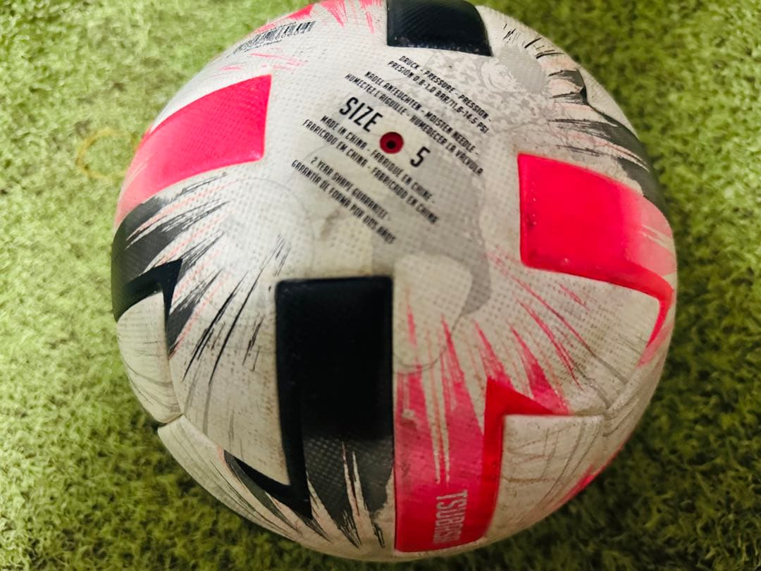 adidas 公式試合球 キャプテン翼モデル サッカーボール5号球①