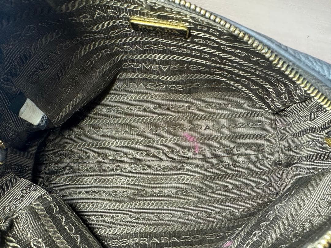 PRADA プラダ ベージュ グレー レザー ポーチ