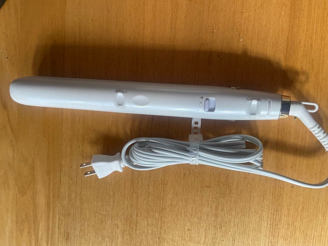 CHARLE ヘアアイロン ホワイト 収納ケース付き