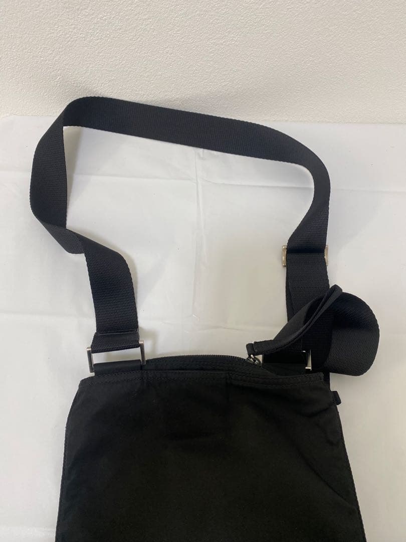 PRADA プラダ ナイロン ショルダーバッグ ブラック 三角ロゴ 斜め掛け