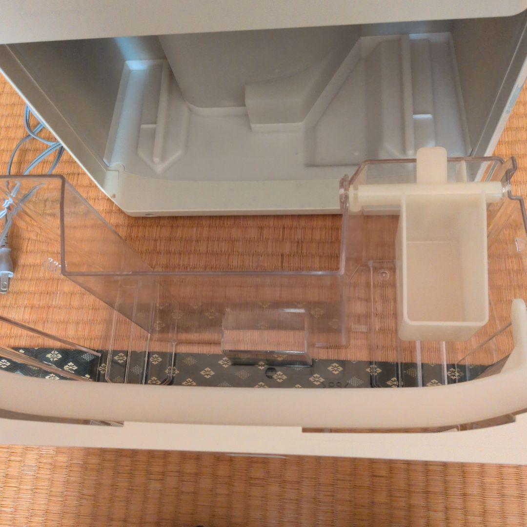 コロナ除湿機ホワイト タンク式 デジタル表示