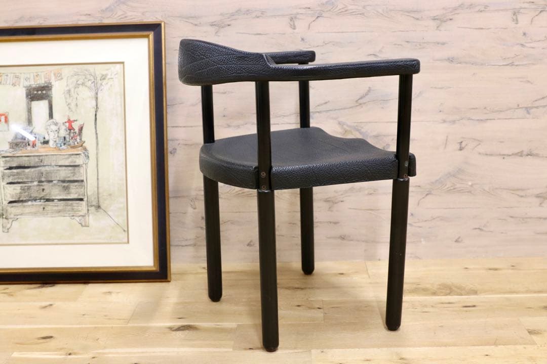 GMGK465B○レオナルド アームチェア ブラック スイス デザイナーズ家具