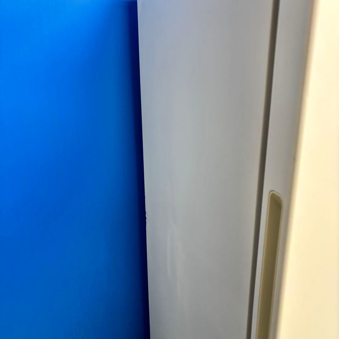 520 ハイセンス　大型冷蔵庫　200L強　小型　1〜4人暮らし用　右開き