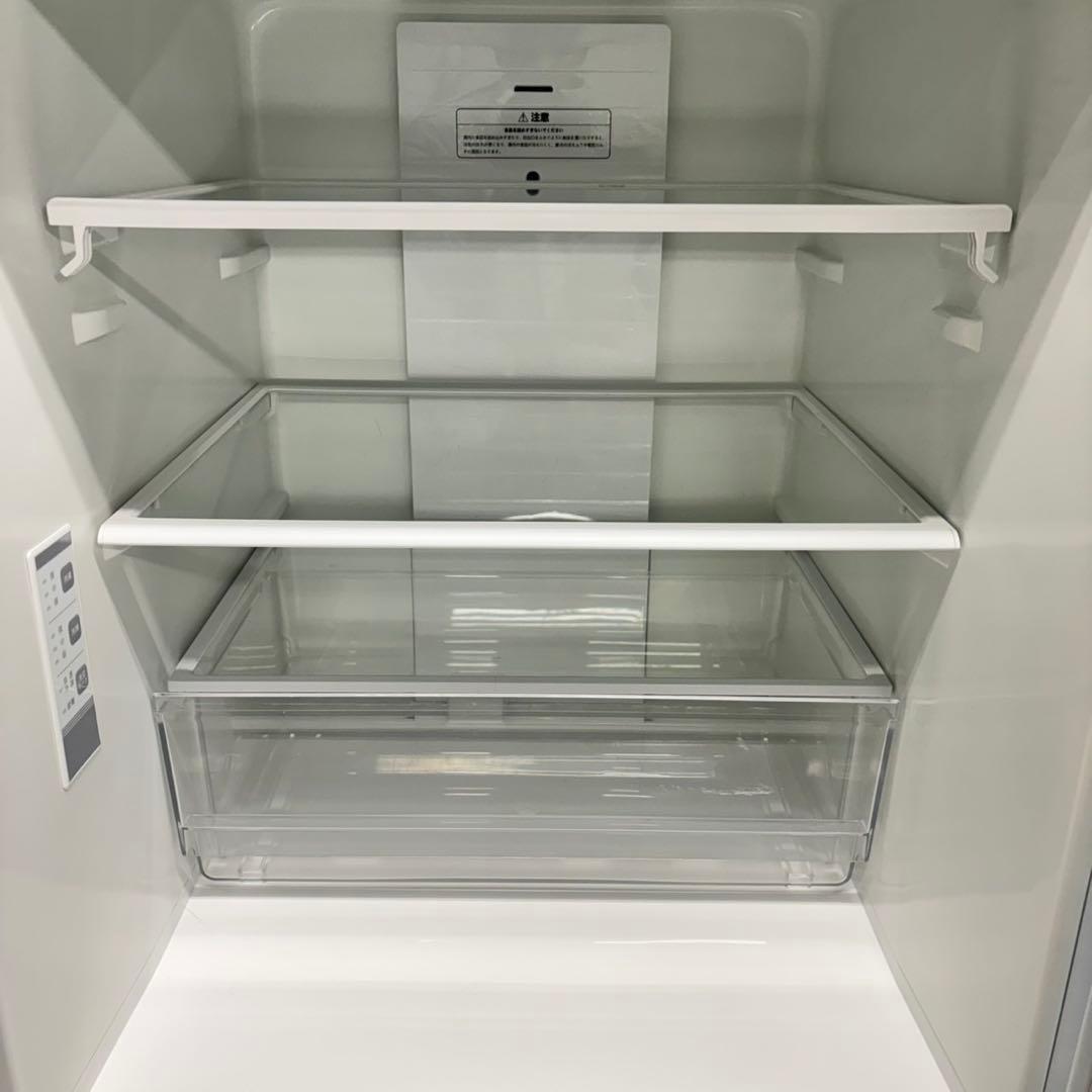 520 ハイセンス　大型冷蔵庫　200L強　小型　1〜4人暮らし用　右開き