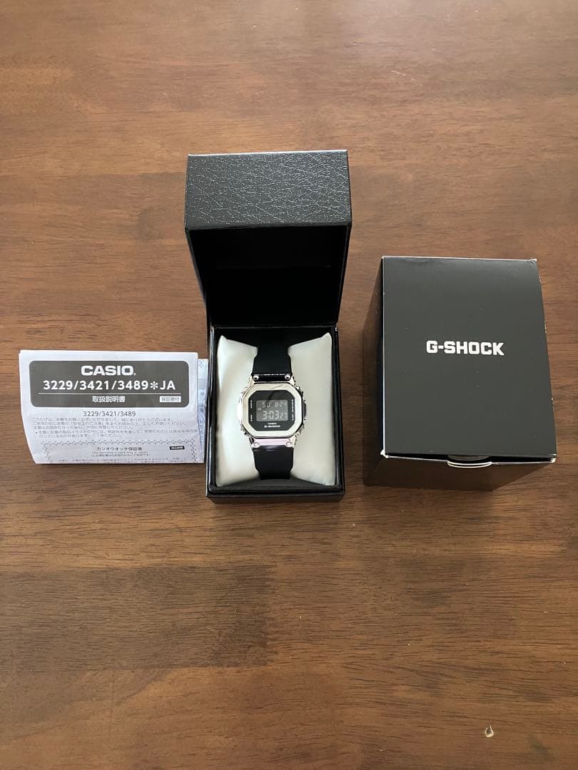 G-SHOCK GM-S5600 女性はもちろん男性にも合うミドルサイズ